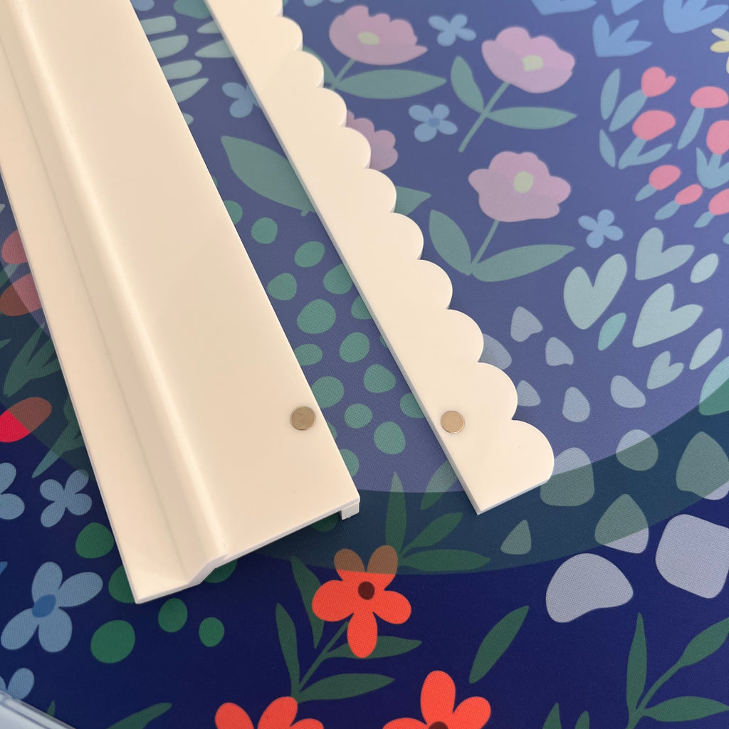 White Scalloped Mahjong Racks - 20 in. magnetic